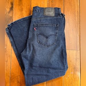 NWOT Levi jeans 550